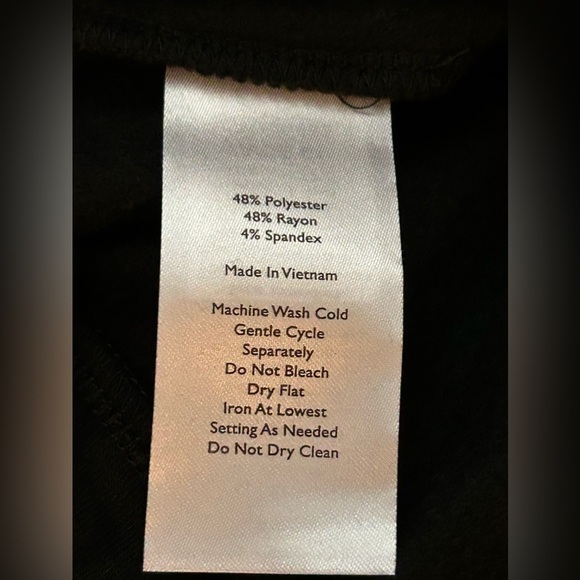 Eddie Bauer Women’s Black Hoodie with Drawstring
Soft Fabric Relaxed Fit medium - Picture 10 of 13